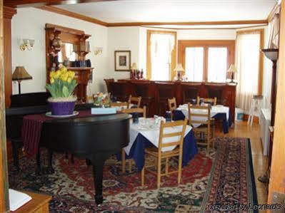 Belfast Breeze Inn Екстер'єр фото