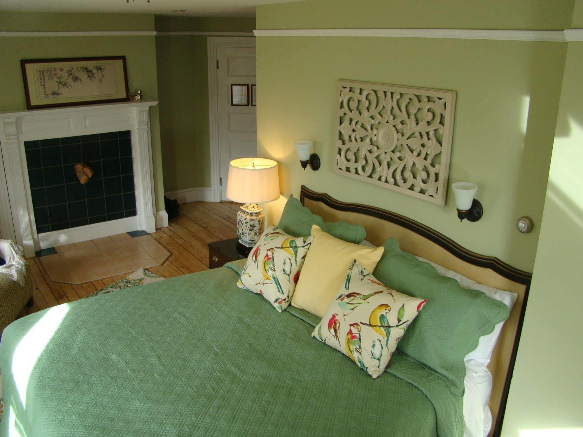 Belfast Breeze Inn Екстер'єр фото
